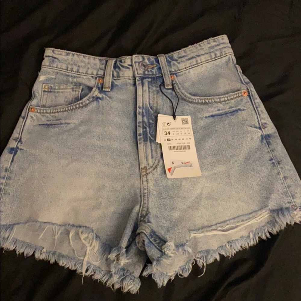 Denim distressed shorts